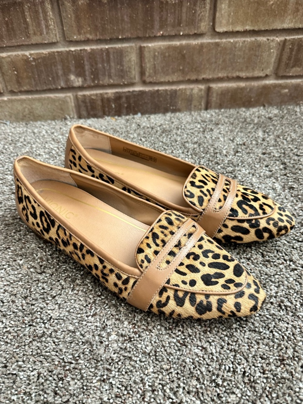Vionic Savannah Leopard Print Calf Hair Leather Penny Loafers Flats Size 8